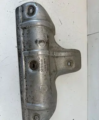 Volvo S80 Exhaust heat shield 30757440 06W24R151A