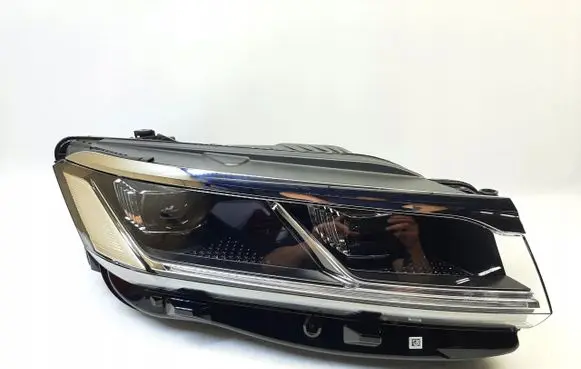 Volkswagen Touareg III Headlight/headlamp 762941036B