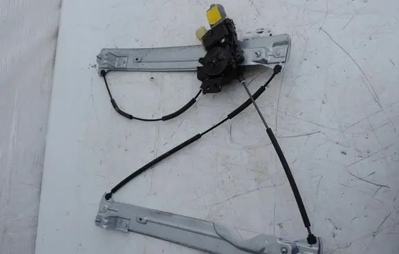 Ford Mondeo MK V Front window lifting mechanism without motor