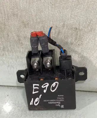 BMW 3 E90 E91 Coolant fan relay V23132