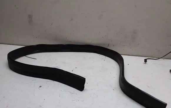 Mercedes-Benz CLS C218 X218 Engine compartment rubber A2126280298