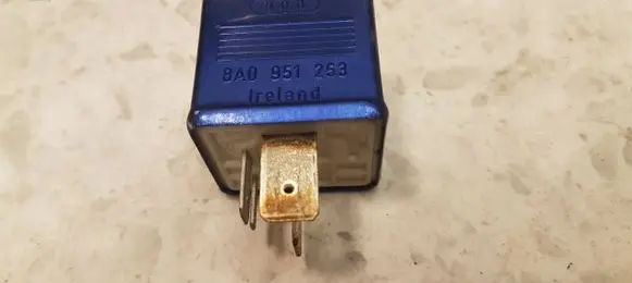 Audi A6 S6 C5 4B Other relay 8A0951253 899587