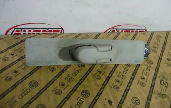 Honda CR-V Seat belt trim 
