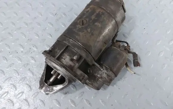 Mercedes-Benz 200 300 W123 Starter motor A0021513101 0001314018 A0021517101