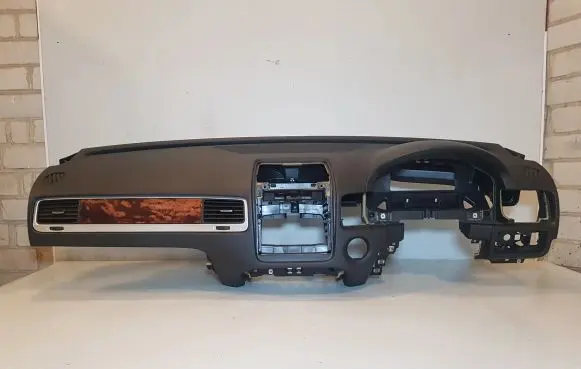 Volkswagen Touareg II Dashboard 7P2857001E 7P2857100
