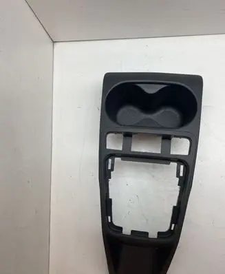 Cup holder front