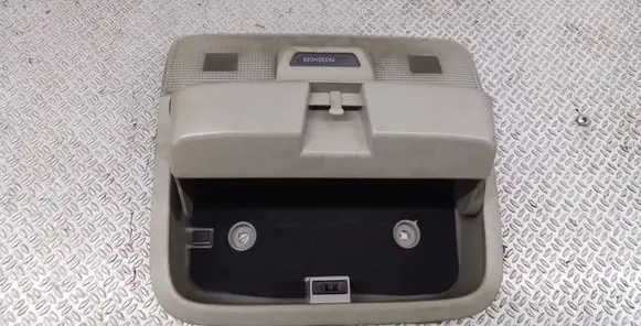 Subaru Legacy Front seat light