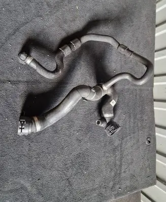 Engine coolant pipe/hose