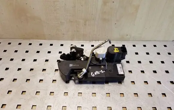 Opel Frontera B Rear door lock 16637561