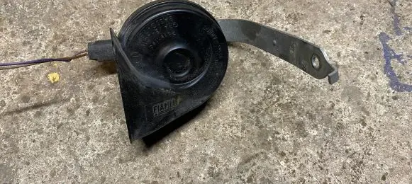 BMW 7 E65 E66 Horn signal E30055306