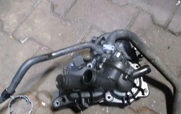 Volkswagen Golf VII Water pump 04E121042L