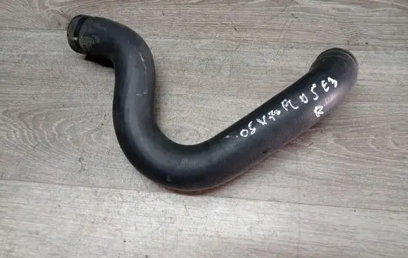 Volvo V70 Engine coolant pipe/hose 30680912