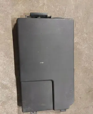 Skoda Superb B6 (3T) Battery box tray cover/lid 1K0915443C