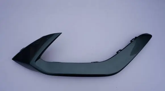 Front bumper splitter molding
