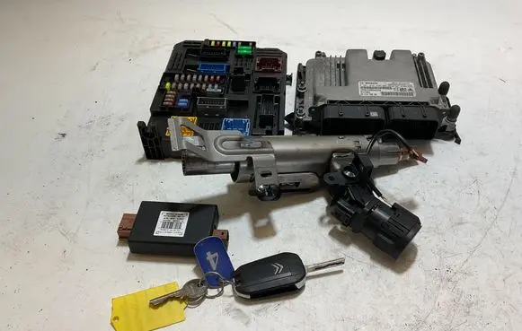 Citroen Dispatch III Engine ECU kit and lock set 9850563780 9851039580 0281039490