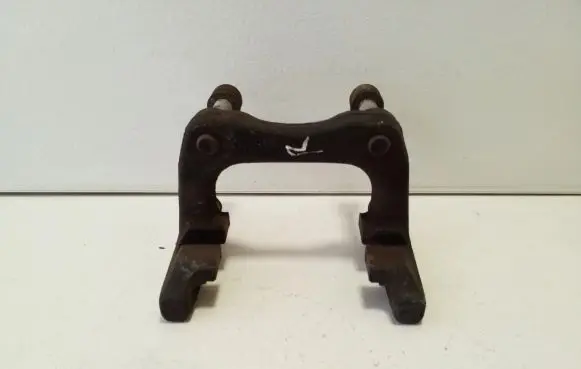 Volkswagen Golf Plus Brake caliper pad carrier rear 