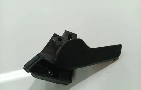 Volkswagen PASSAT B6 Engine bonnet (hood) release handle 1K1823633