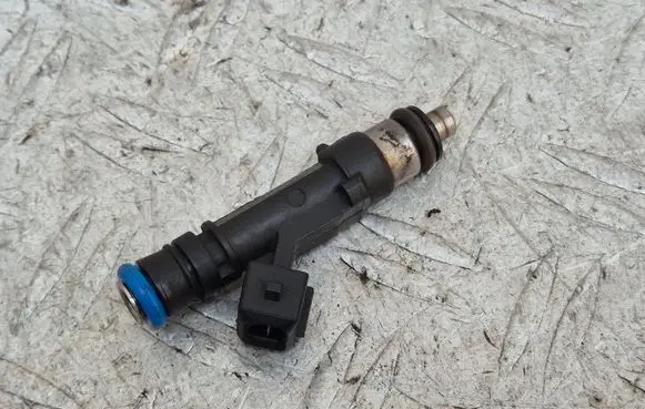 Opel Meriva B Fuel injector 0280158181