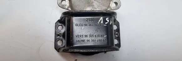 Peugeot 308 Engine mount bracket 9636270080 9636583980
