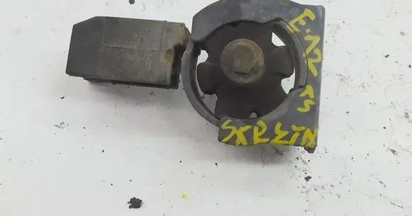 Toyota Corolla E120 E130 Gearbox mounting bracket 189694