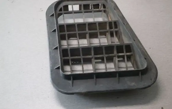 Hyundai Tucson JM Quarter panel pressure vent 9751017000