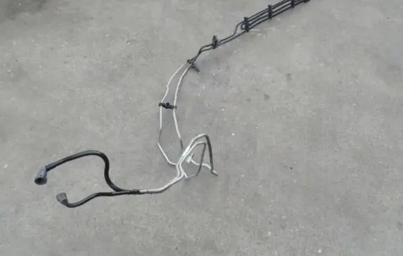 Renault Scenic III - Grand scenic III Fuel line pipe