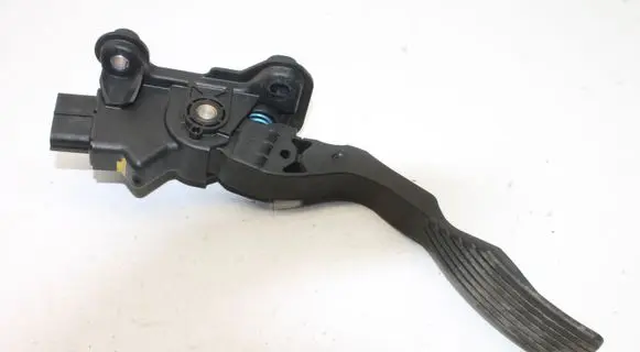 Mitsubishi Outlander Accelerator throttle pedal 1600A101