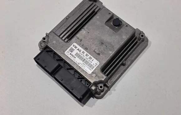 Volkswagen Golf VII Engine control unit/module 04L907309A
