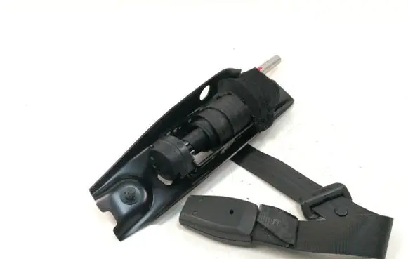 Volvo V70 Front seatbelt 39860303