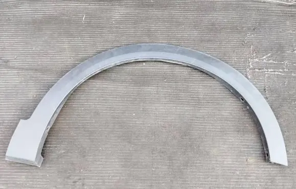 Fender trim (molding)
