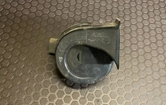 BMW 5 F10 F11 Horn signal 703881157 024148