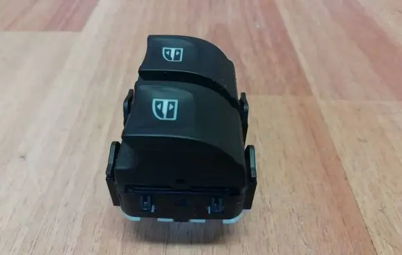 Renault Zoe Electric window control switch 254118722R