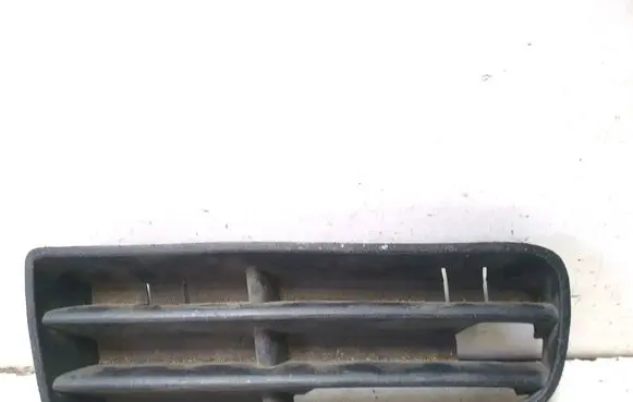 Volkswagen Golf IV Front bumper lower grill 1J0853665B