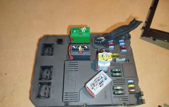 Peugeot 407 Comfort/convenience module 9655221080 S120104700 BSIS0200