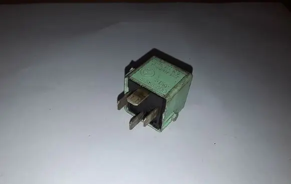BMW 5 E39 Other relay 61368366600