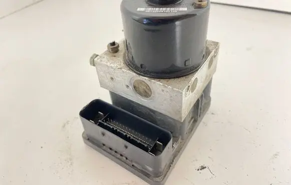 Mazda 2 ABS Pump 2S612M110CE D351437A0B