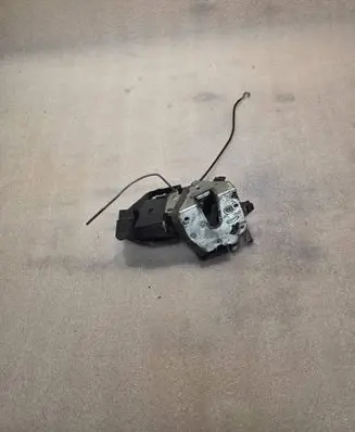 BMW 7 E38 Front door lock 