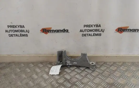 Toyota RAV 4 (XA50) Engine mounting bracket