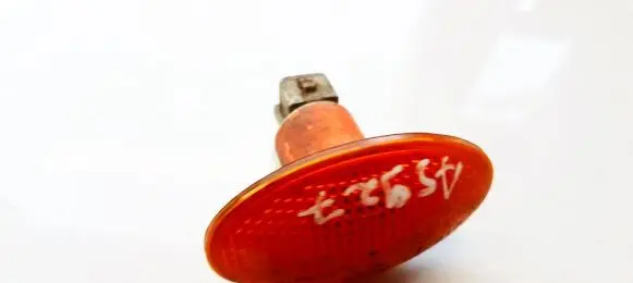 Ford Fiesta Front fender indicator light 93BG13K309