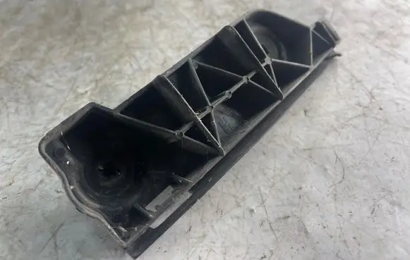 Toyota Corolla Verso E121 Front bumper mounting bracket
