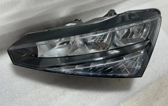 Skoda Scala Headlight/headlamp 657941015 90176071 8989017600712