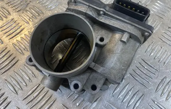 Subaru Forester SH Throttle valve 16112AA260 01109