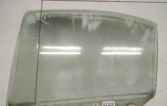 Mitsubishi Lancer X Rear door window glass as2