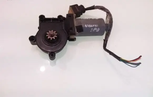 Volvo S60 Front door window regulator motor 0130821761 101354XXX