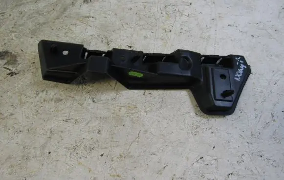 Front bumper mounting bracket