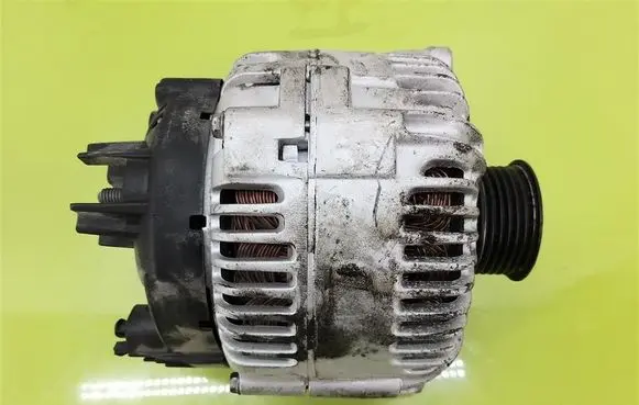 BMW 5 E60 E61 Generator/alternator 7799204AI02