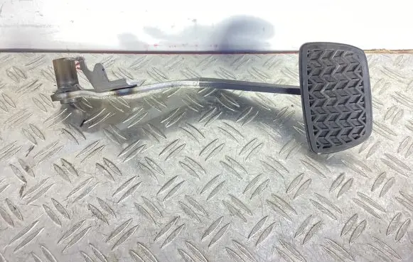 Lexus RC Brake pedal