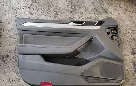Front door card panel trim