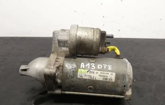 Opel Corsa D Starter motor 55221292 TS18E33