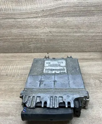 Volvo S40, V40 Engine control unit/module HOM7700112630 0281001906